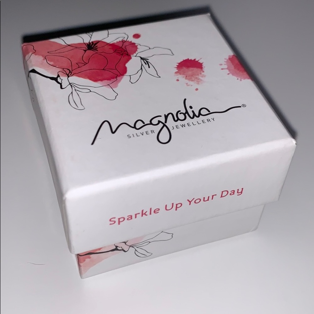 BRAND NEW: Magnolia Earings